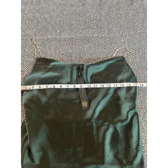 NEW! NWT HOUSE OF HARLOW Silky Cami Top Rhinestone Straps Emerald Green Size S - Picture 9 of 11